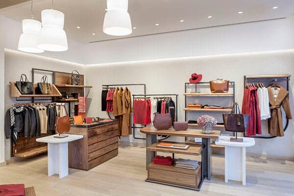 Tiết lộ cách trang trí shop quần áo nữ nhỏ đầy ấn tượng & đẹp mắt